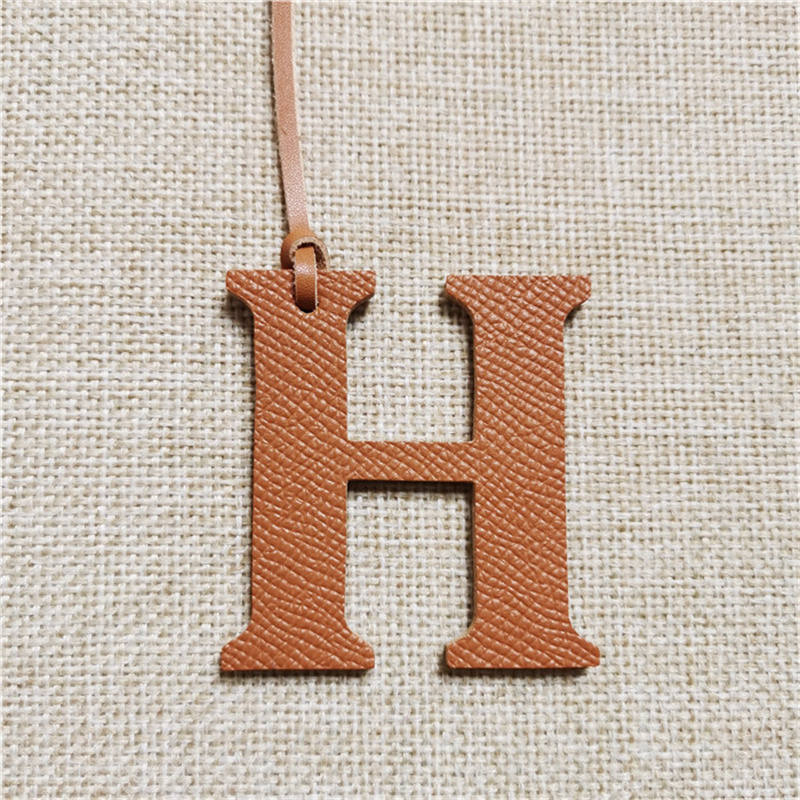 Commercio all'ingrosso di luss - Monogram Keychain Leather recensione e prezzo